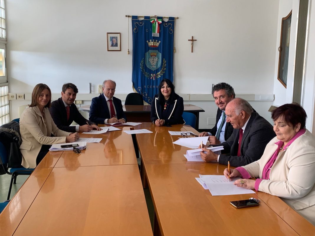 Acerra, sindaci firmano documento contro quarta linea: “Contro tumori serve anche stile di vita corretto”