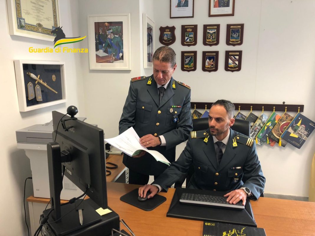 Rifiuti e interdittiva antimafia, Finanza indaga sugli appalti di 3 Comuni