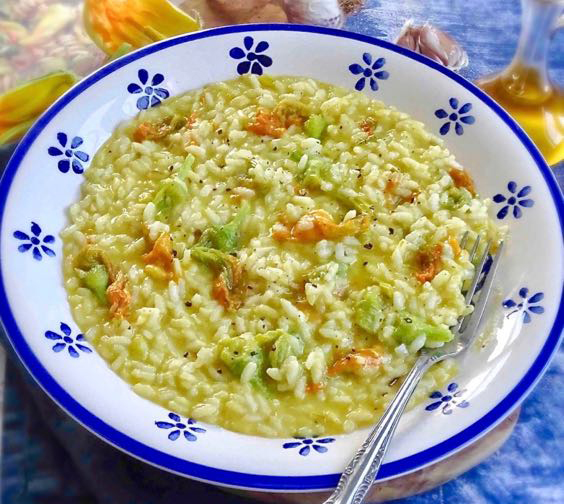 Le ricette di Biagio: riso con fiori di zucca, per sopportare chi cambia maschera ogni giorno…
