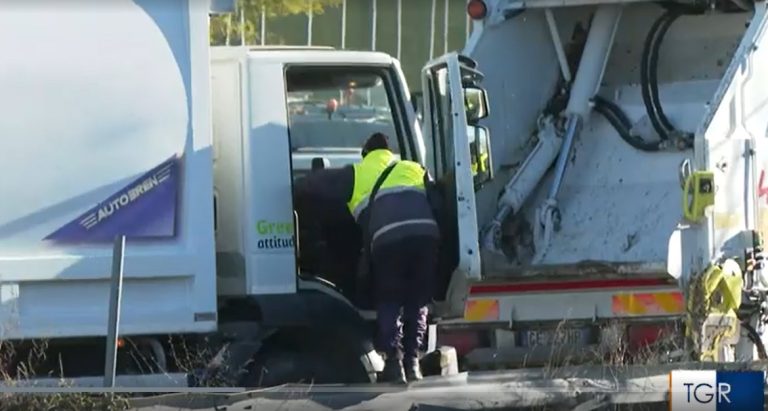 Crisi rifiuti, l’allarme da Sant’Anastasia: “Rischiamo l’emergenza sanitaria”