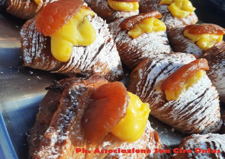 A Sant’Anastasia nasce “Cuore di albicocca”, il dolce ispirato al culto di San Ciro