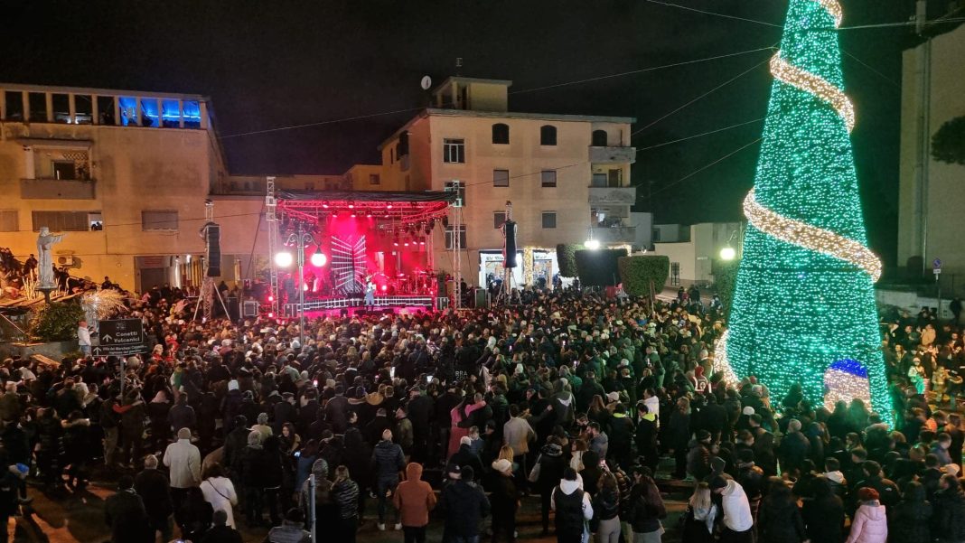 Il Natale di Pollena è un trionfo tra lezioni di napoletanità e concerti