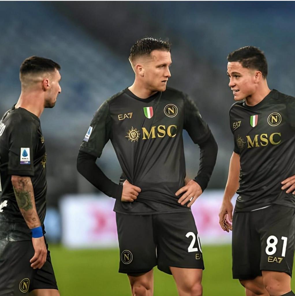 Il Napoli torna indietro di 12 anni ma conquista un punto d’oro a Roma