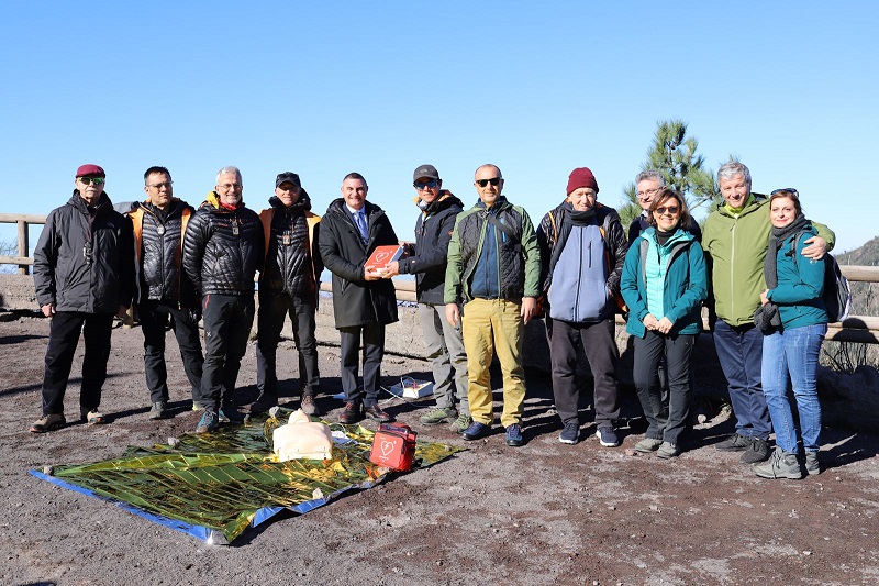 L'Ente Parco Nazionale del Vesuvio Potenzia la Sicurezza dei Visitatori con Nuovi Defibrillatori