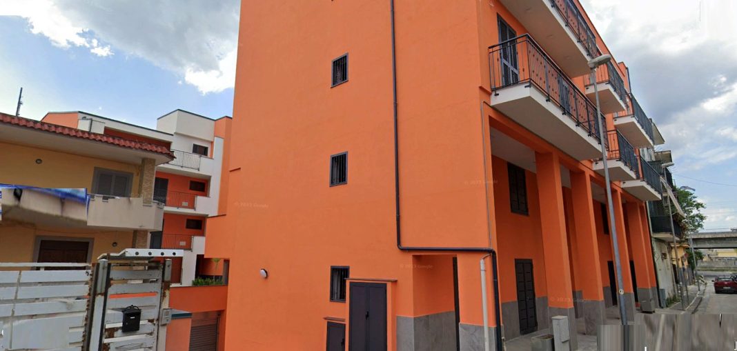 il nuovo parco residenziale realizzato in via Pirozzi, a Pomigliano, al posto di un vecchio edificio fronte strada che è stato abbattuto