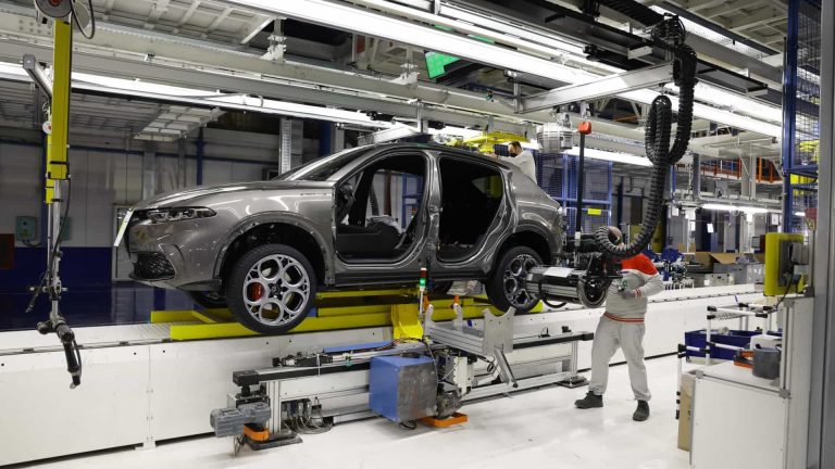 Stellantis Pomigliano e intoppi: ferma per una settimana l’Alfa Romeo Tonale
