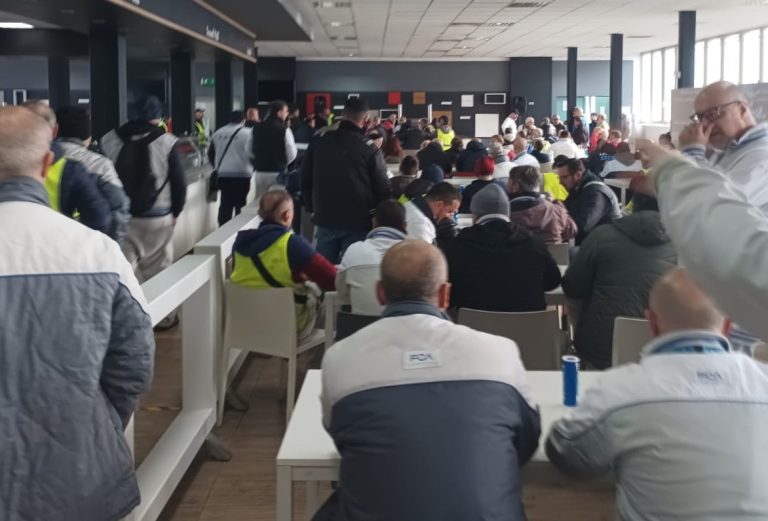 Rinascita: “Noi siamo con i lavoratori di Stellantis” Rinascita: “Noi siamo con i lavoratori di Stellantis”