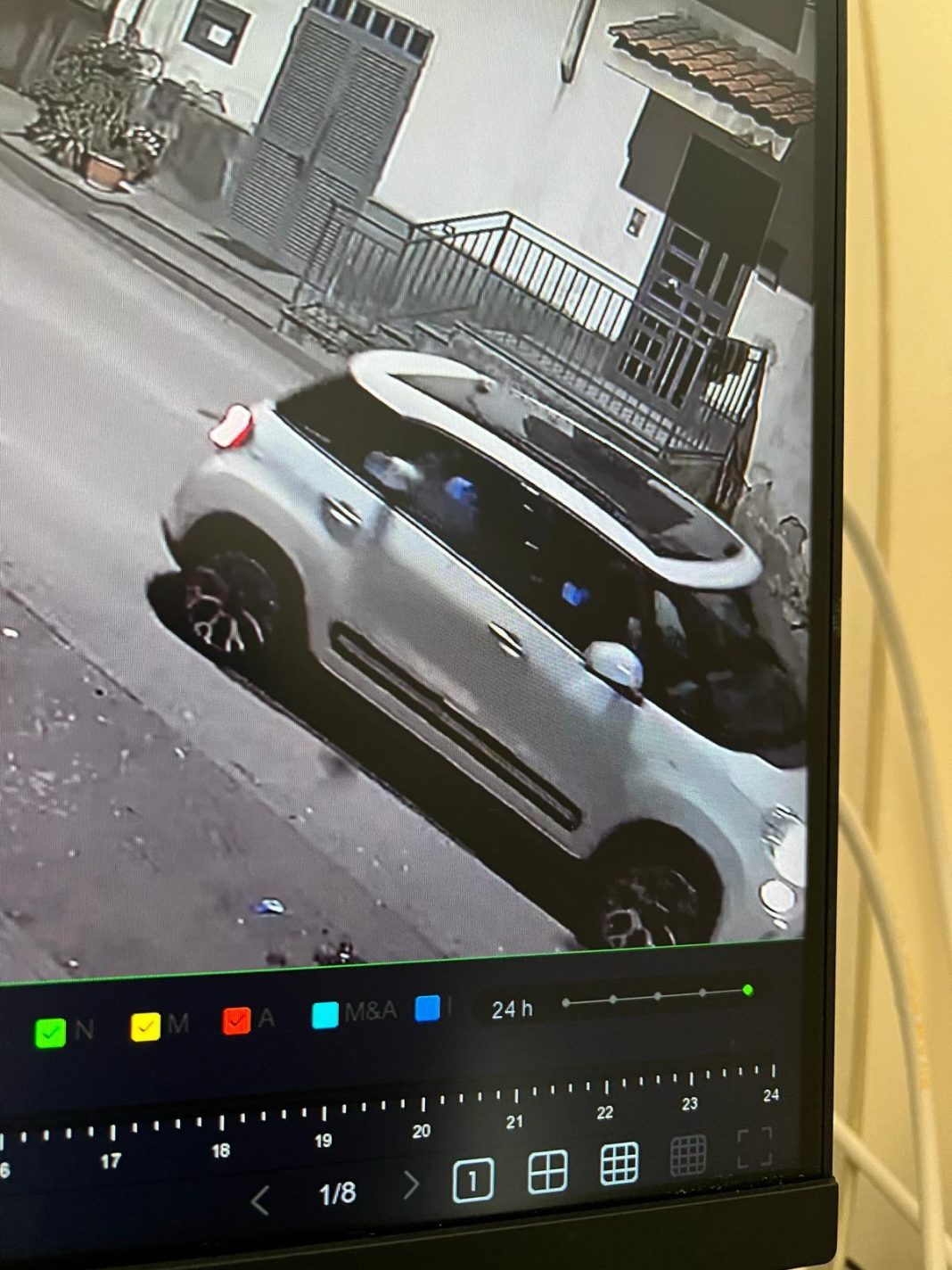 Casalnuovo, spari all’indirizzo di una concessionaria auto