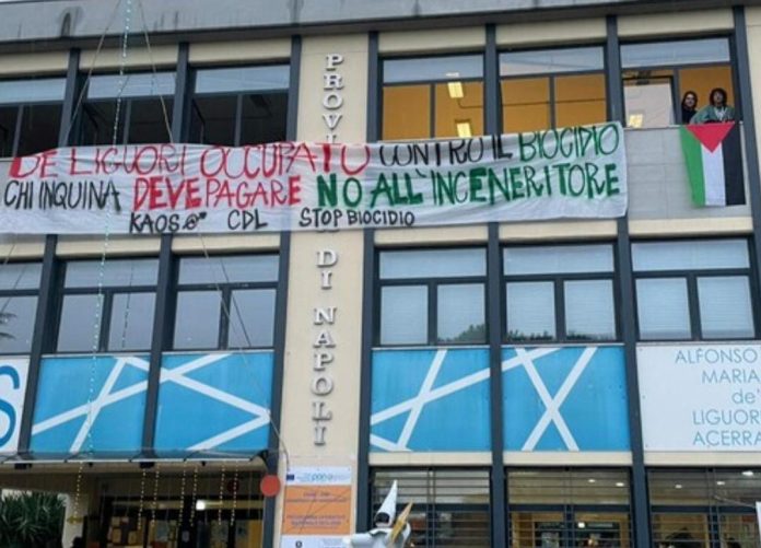 Liceo occupato, ad Acerra sospesi 70 studenti