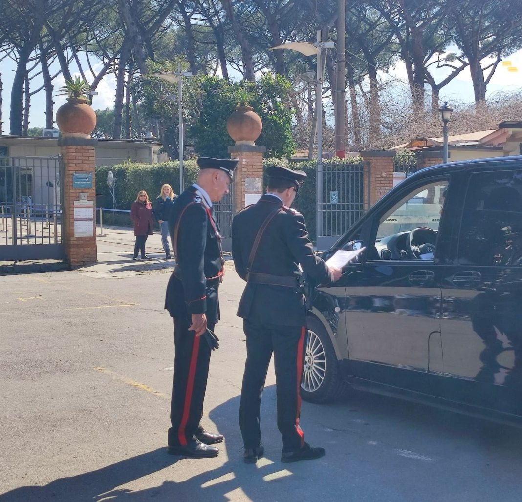 Carabinieri presidiano Scavi di Pompei, taxi e guide nel mirino