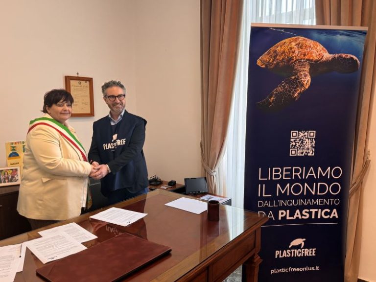 Pomigliano, siglato accordo tra l’amministrazione comunale e l’associazione Plastic Free