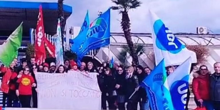 Delegazione giunta Pomigliano incontra lavoratori in presidio