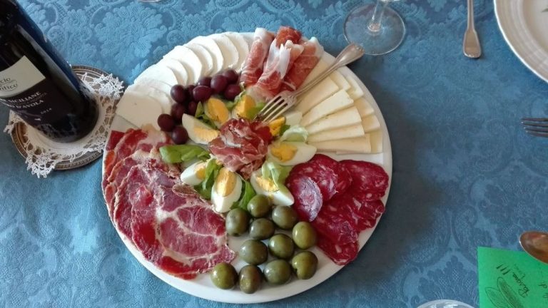 Quando sulla tavola di Pasqua, e non solo di Pasqua, a Napoli c’era la “fellata”…..
