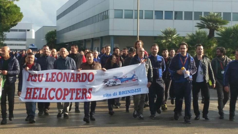 Uno sciopero alla Leonardo di Brindisi