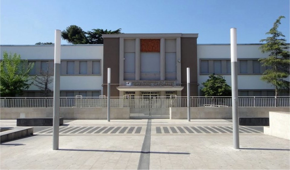 Acerra: infiltrazioni nel solaio, sindaco chiude la scuola