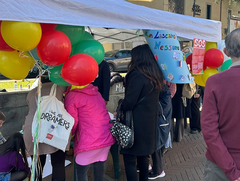 Somma Vesuviana, famiglie in piazza contro la chiusura del centro diurno per disabili