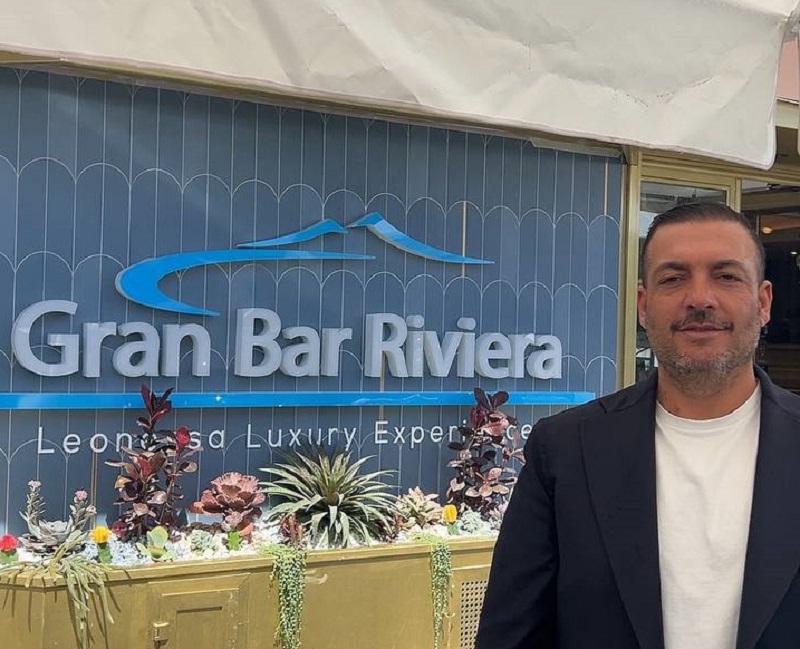 Lo storico Gran Bar Riviera riapre le sue porte giovedì 25 aprile dopo un'accurata ristrutturazione