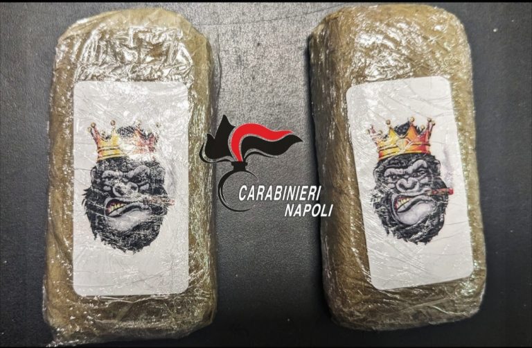 Giovanissimo di San Vitaliano sbarca a Ischia con 2 etti di hashish