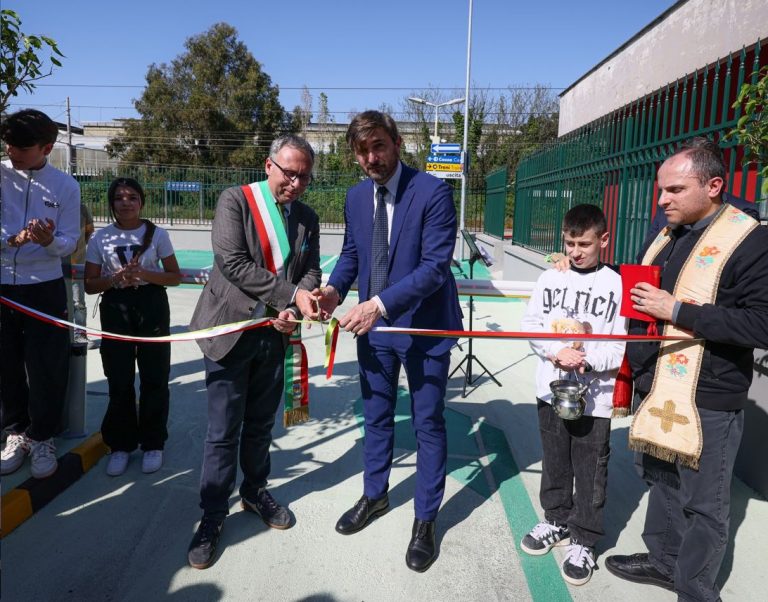 Nuovo parcheggio della stazione di Casoria: 70 posti e sosta gratis “a tempo”