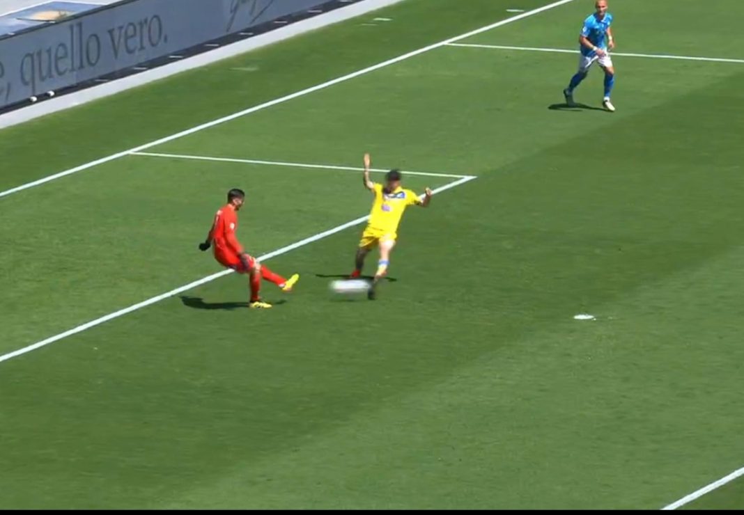 Il solito Napoli si ferma ancora contro il Frosinone: qualificazione europea sempre più complessa