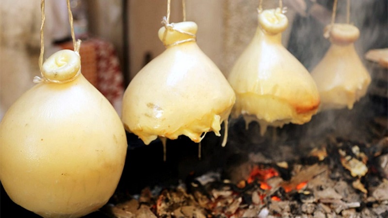 A Volla la festa del caciocavallo impiccato e salsiccia