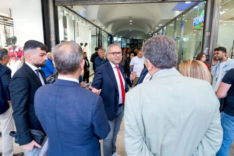 Bene apre la campagna elettorale in Galleria: “Governeremo Città con fatti ed idee”