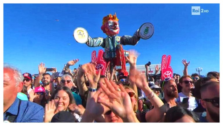 Al Giro d’Italia arriva una maschera originale del Carnevale di Saviano