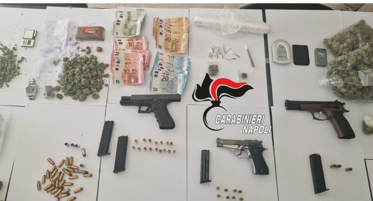 Tre arrestati per armi e droga dopo blitz