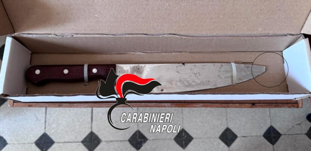Lo accoltella al volto durante rapina, ma la lama si rompe: fermato 37enne, vittima grave
