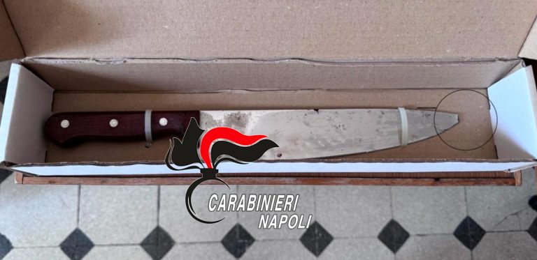 Lo accoltella al volto durante rapina, ma la lama si rompe: fermato 37enne, vittima grave