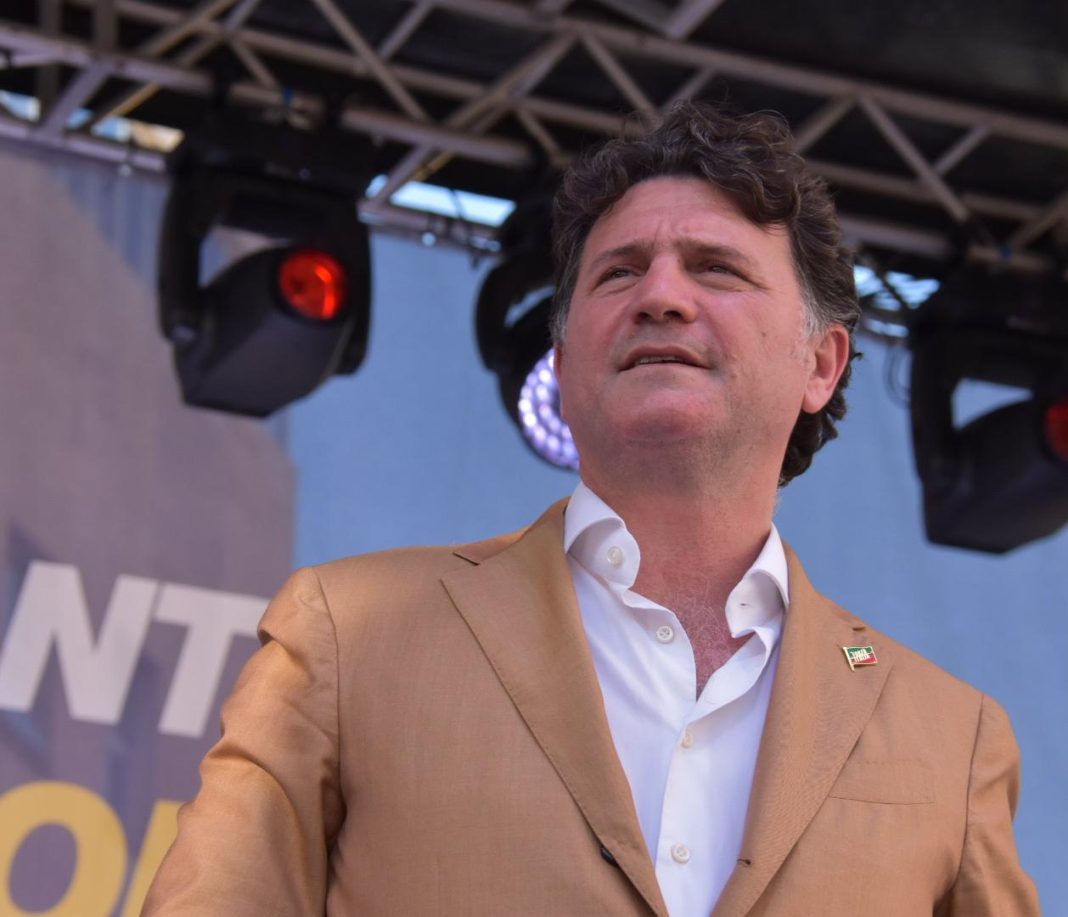 Silvestro spinge Fi verso il 10% dopo la chiusura a Napoli con Tajani