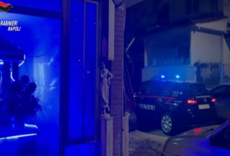 Bomba contro autonoleggio, paura a Brusciano