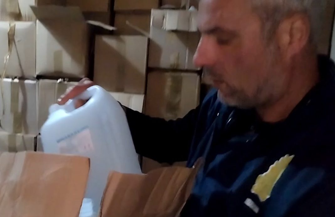 Finanza scopre laboratori clandestini di alcolici, 20 indagati e un arresto