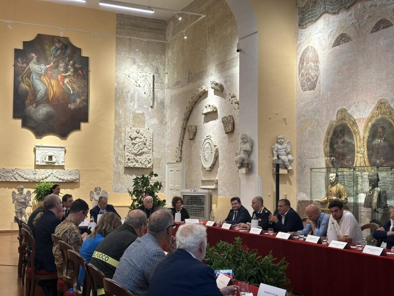Terra dei Fuochi, vertice per intensificare i controlli nel Nolano: “Più controlli e vigilanza”