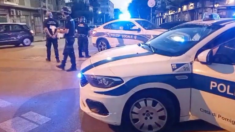 Assale madre e fratello per andare a uccidere l’ex, fermato nell’area mercato di Pomigliano