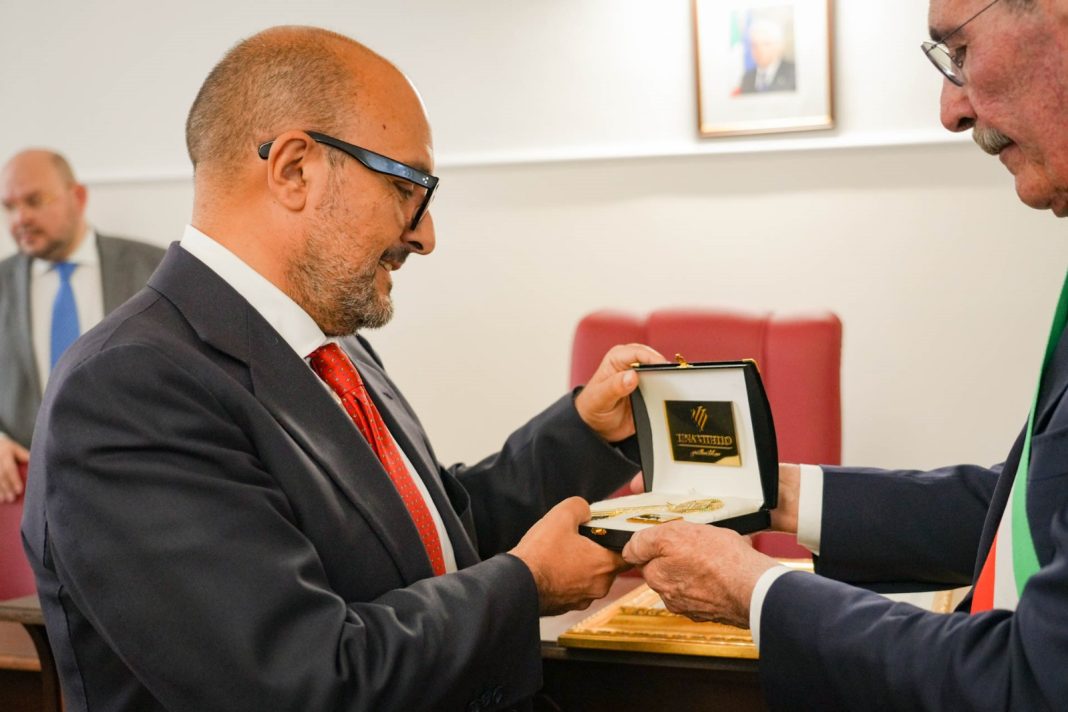 Il Ministro Sangiuliano riceve le chiavi della città di Pompei