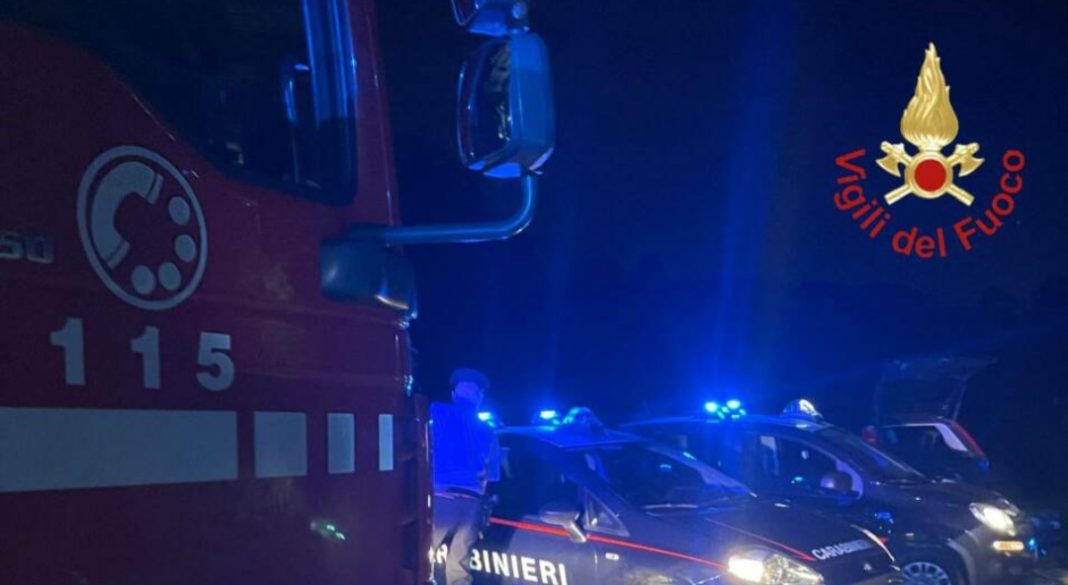 Raid nel parcheggio della ditta, 2 mezzi incendiati e 3 rubati