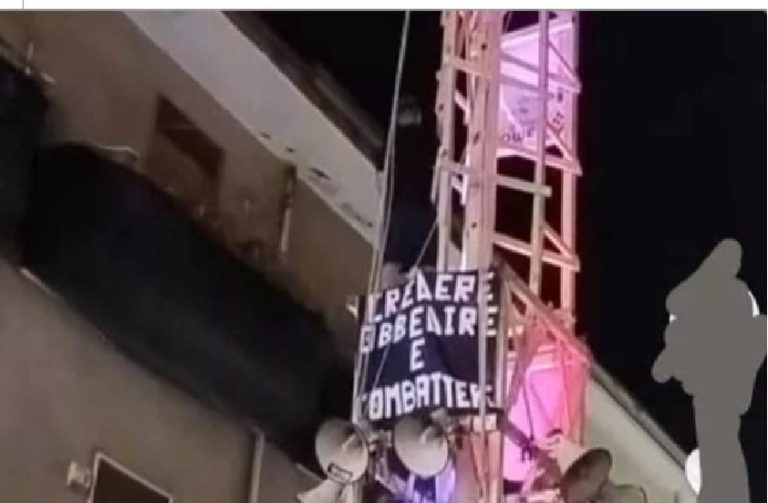 Motto fascista su obelisco, bufera sui Gigli di Brusciano