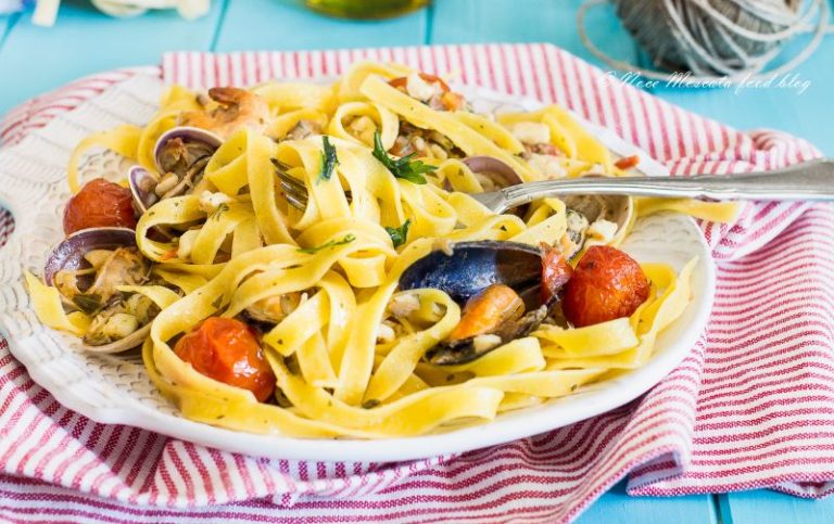 Le ricette di Biagio: tagliatelle ai frutti di mare. Pare un po’ bolognese, ma è tutto napoletano