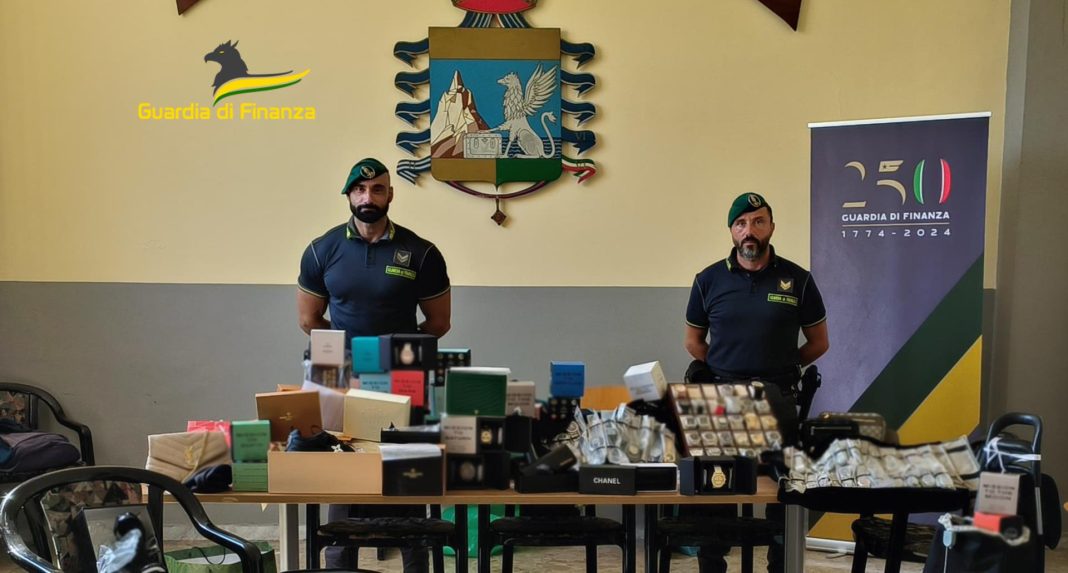Falsi a scuola, 20 segnalati dalla Finanza: sequestri tra Nolano e Vesuviano