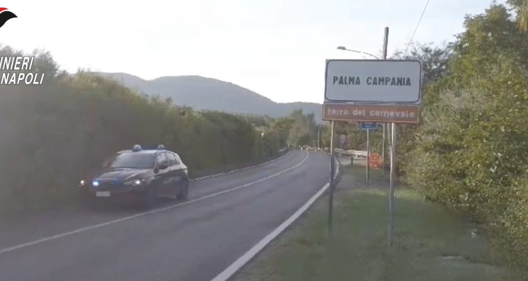 Padre chiede al clan di uccidere figlio e genero e di distruggere cadavere: nel cimitero reclami l’ufficio del ras