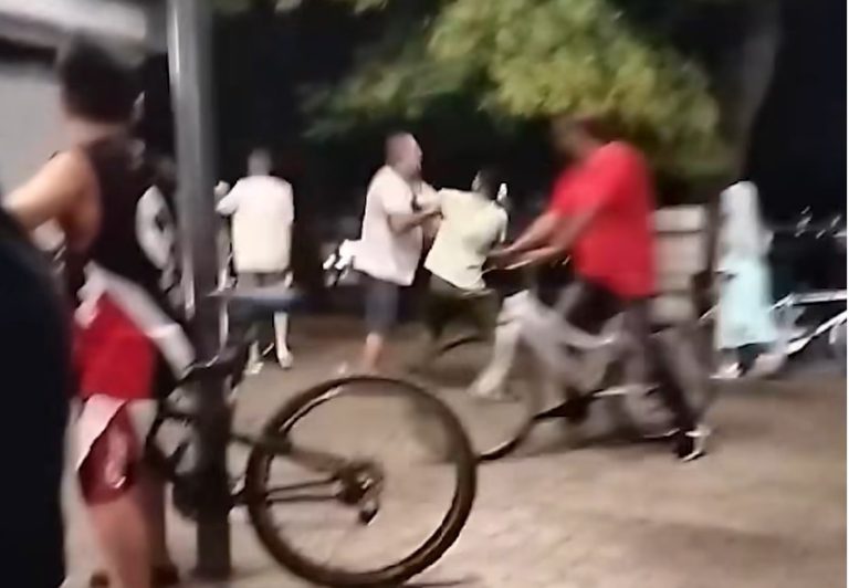 Violenza in piazza, botte tra appartenenti alla comunità indiana