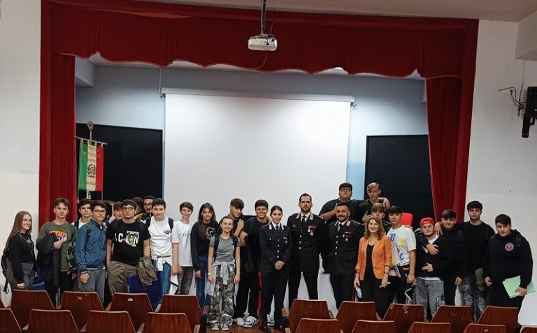 Somma Vesuviana, Carabinieri in “cattedra” al Majorana per promuovere la “cultura della legalità”