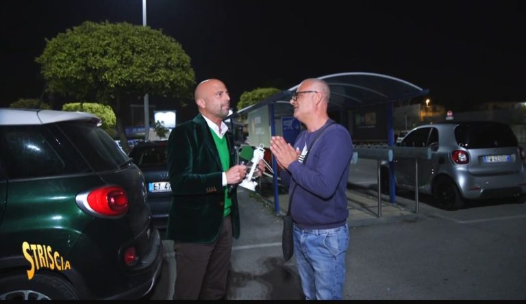 Napoli, servizio di Striscia la Notizia sulla vendita di olio spacciato per extra vergine di oliva