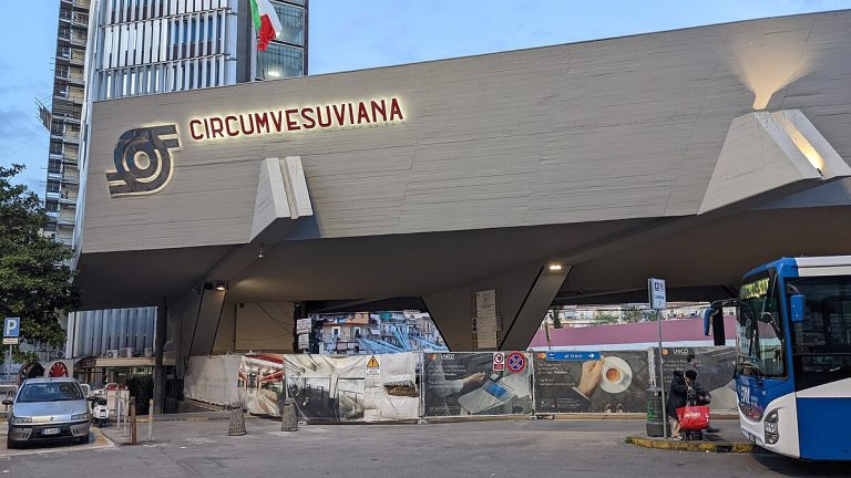 Circumvesuviana, “Portanolana Ultimafermata”: sit in pendolari