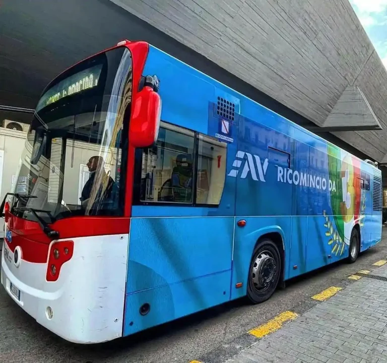 Pendolari contro EAV: “Risolvere i disservizi invece di alimentare conflitti”