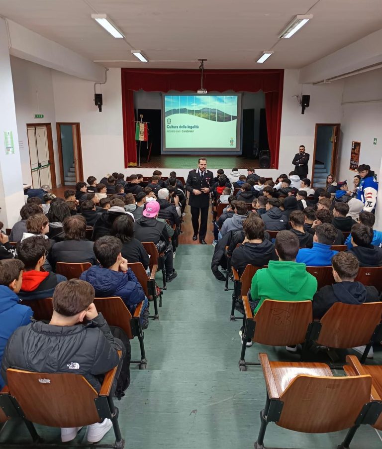 Femminicidi, i Carabinieri incontrano gli studenti del Majorana di Somma Vesuviana