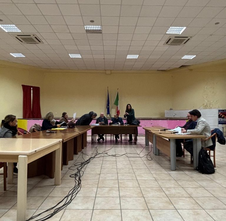 Castello di Cisterna, in Consiglio si vota per borse di studio e variazioni di bilancio