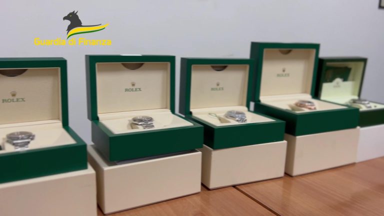 Sequestro di orologi da 21 milioni, coinvolti due ex dipendenti di Ferrari e Malca-Amit