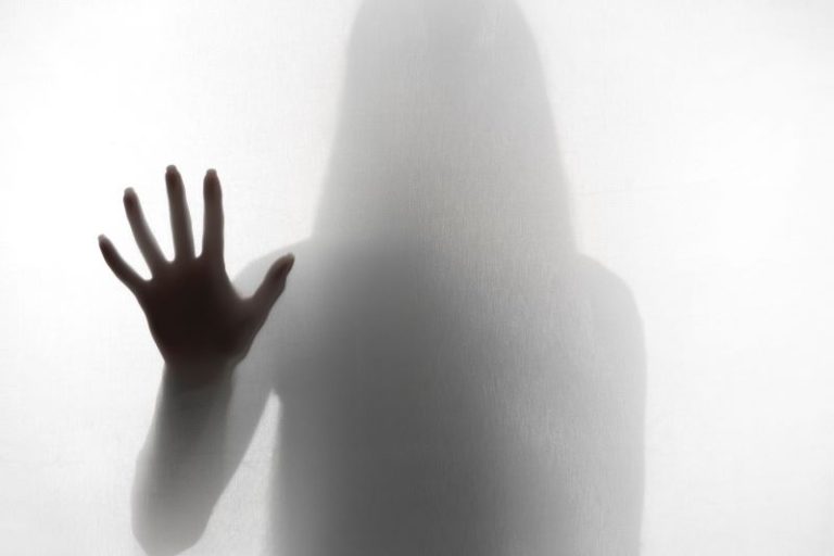 Femminicidi 2024: una donna uccisa ogni tre giorni
